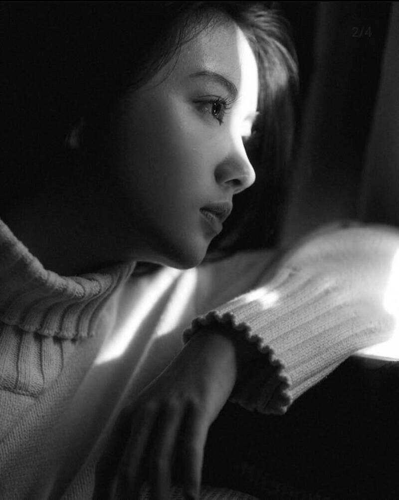 hình ảnh cô gái bị tổn thương