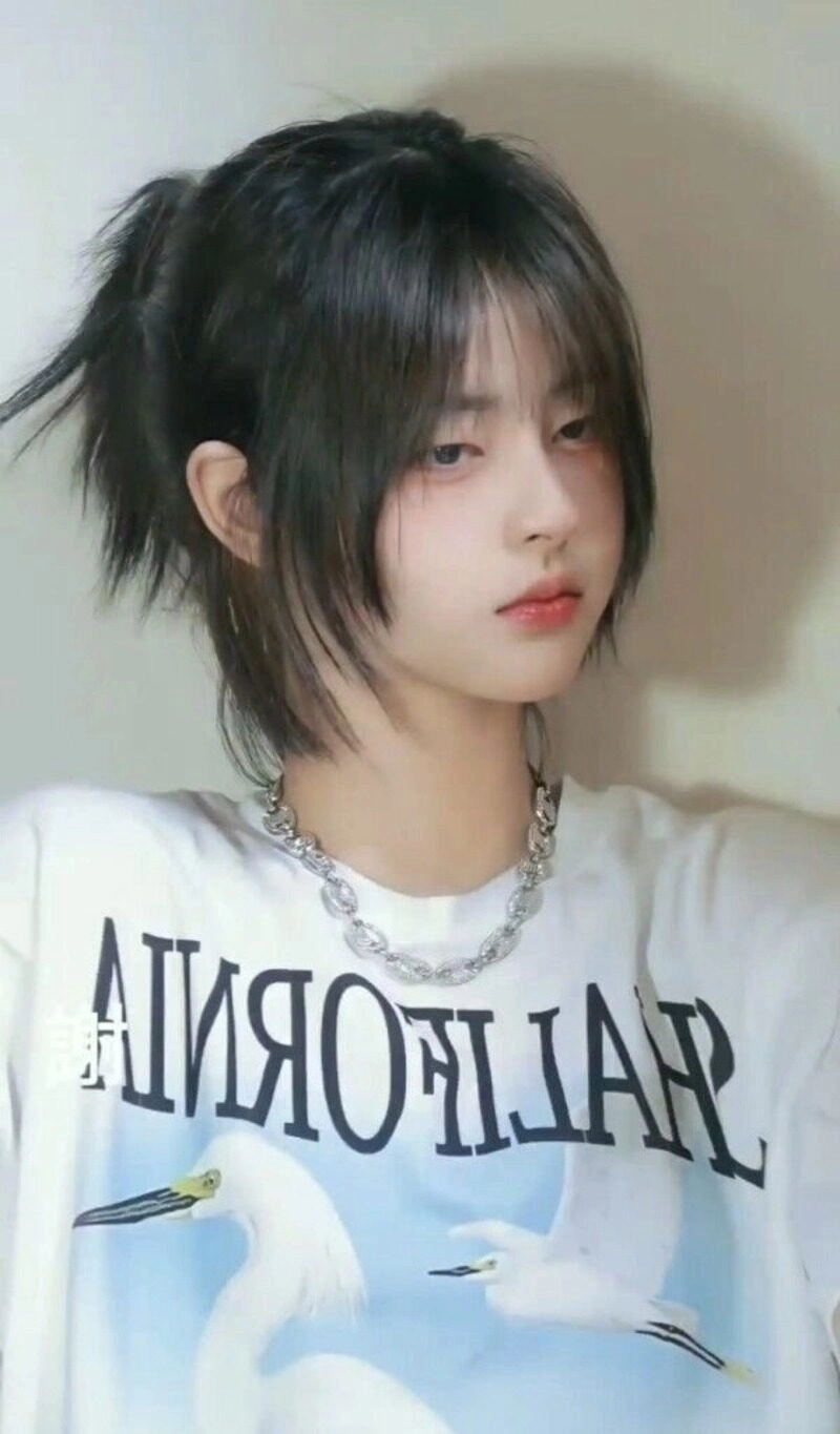 hình ảnh cô gái độc thân vui vẻ