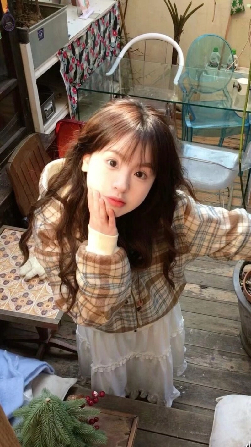 hình ảnh cô gái độc thân vui vẻ