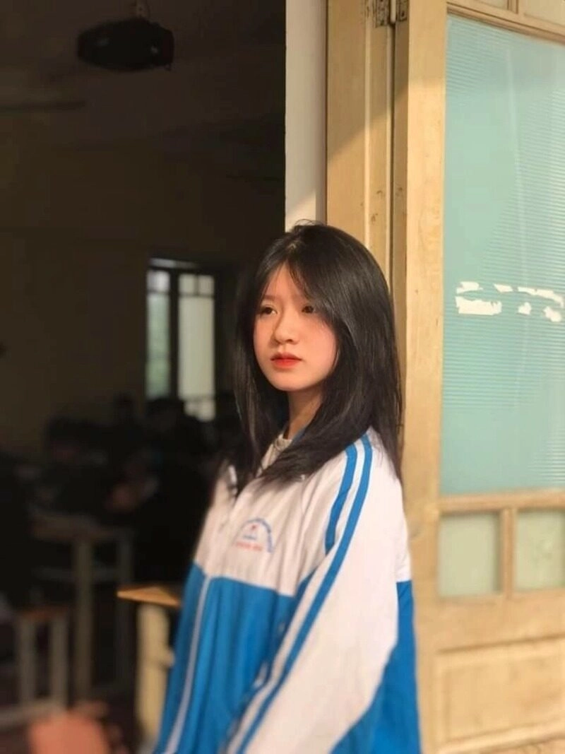 hình ảnh cô gái độc thân vui vẻ