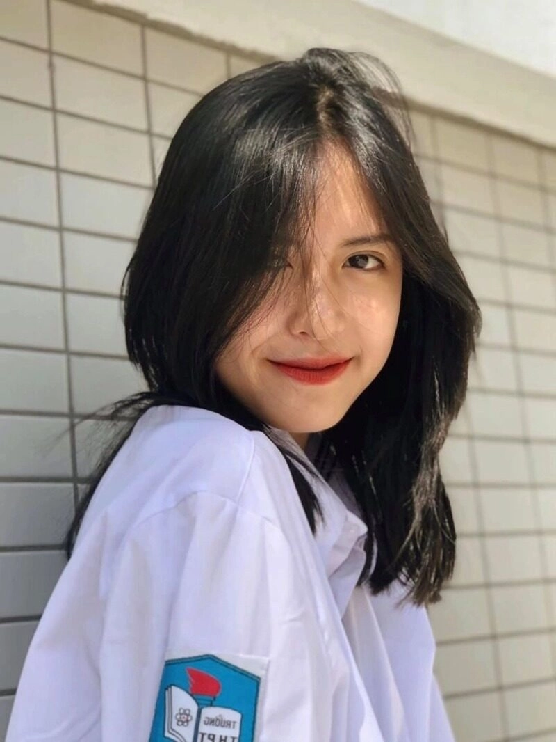 hình ảnh cô gái độc thân vui vẻ