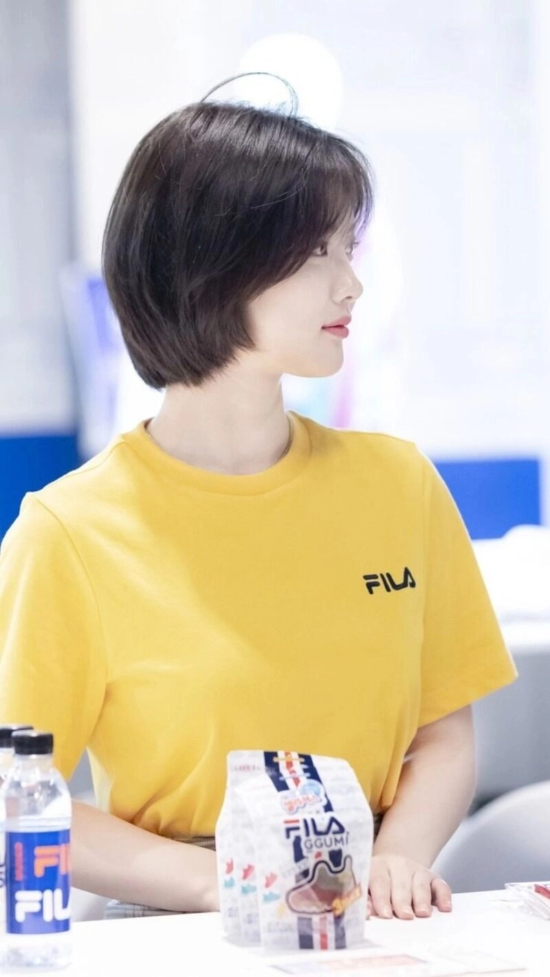 hình ảnh cô gái độc thân vui vẻ