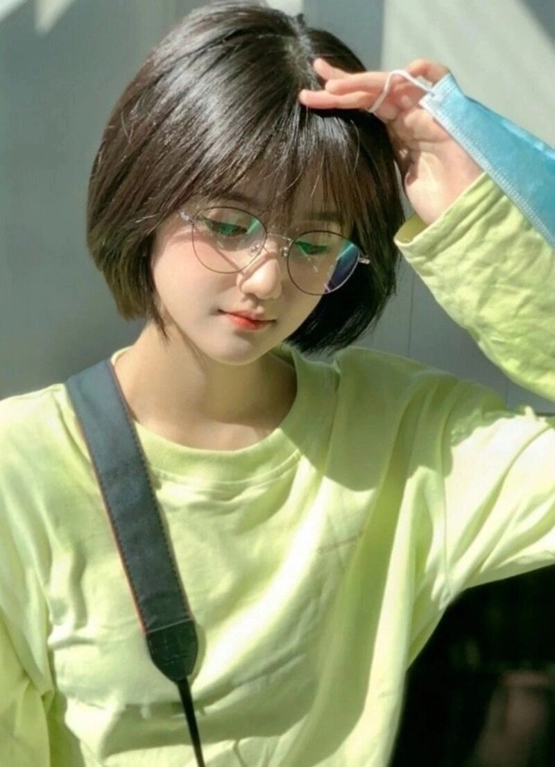 hình ảnh cô gái độc thân vui vẻ