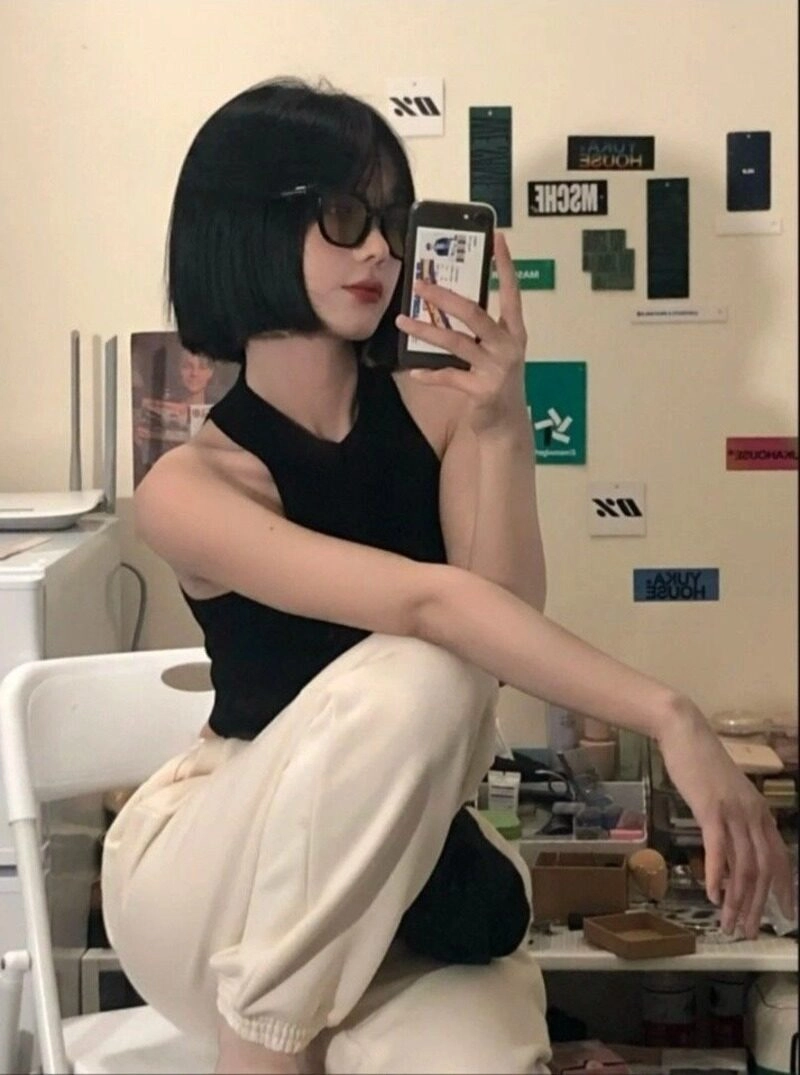 hình ảnh cô gái độc thân vui vẻ