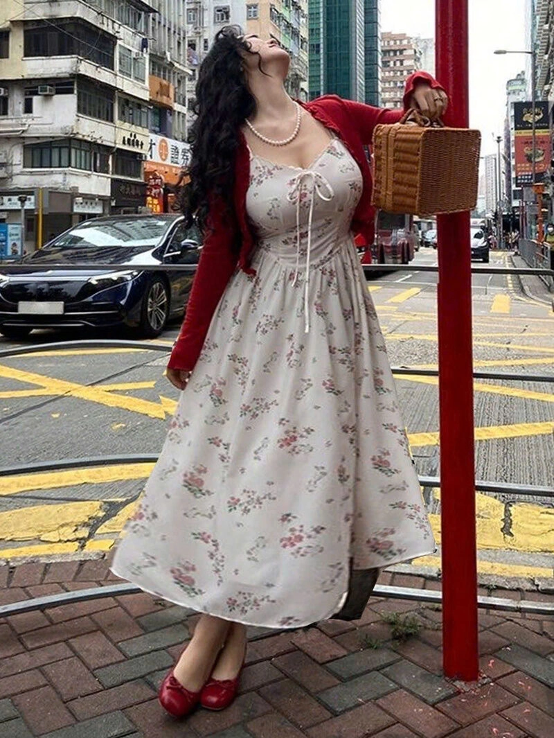 Hình ảnh cô gái mũm mĩm che mặt xinh đẹp