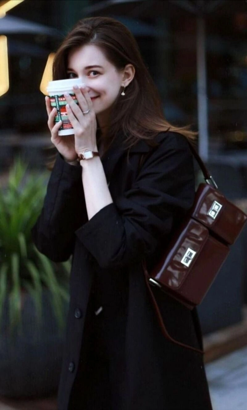 lạnh lùng ảnh con gái uống trà sữa che mặt