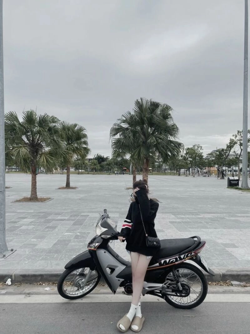 ngồi ảnh con gái đi xe wave độ