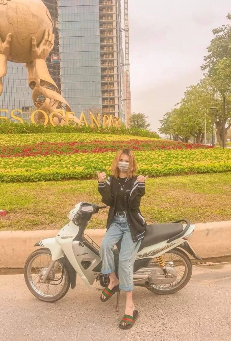 ngồi ảnh con gái đi xe wave độ